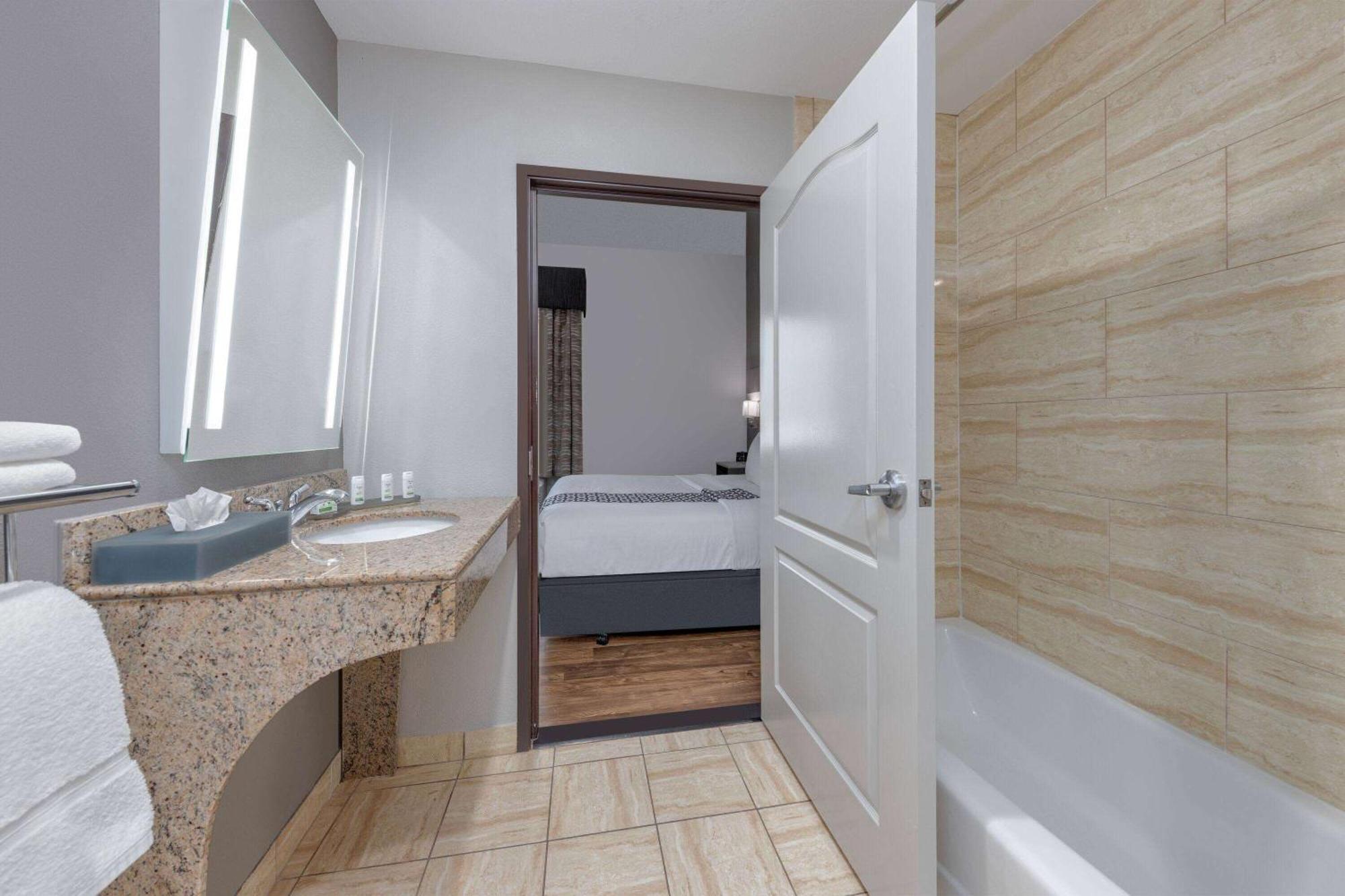 La Quinta By Wyndham Allen At The Village Luaran gambar