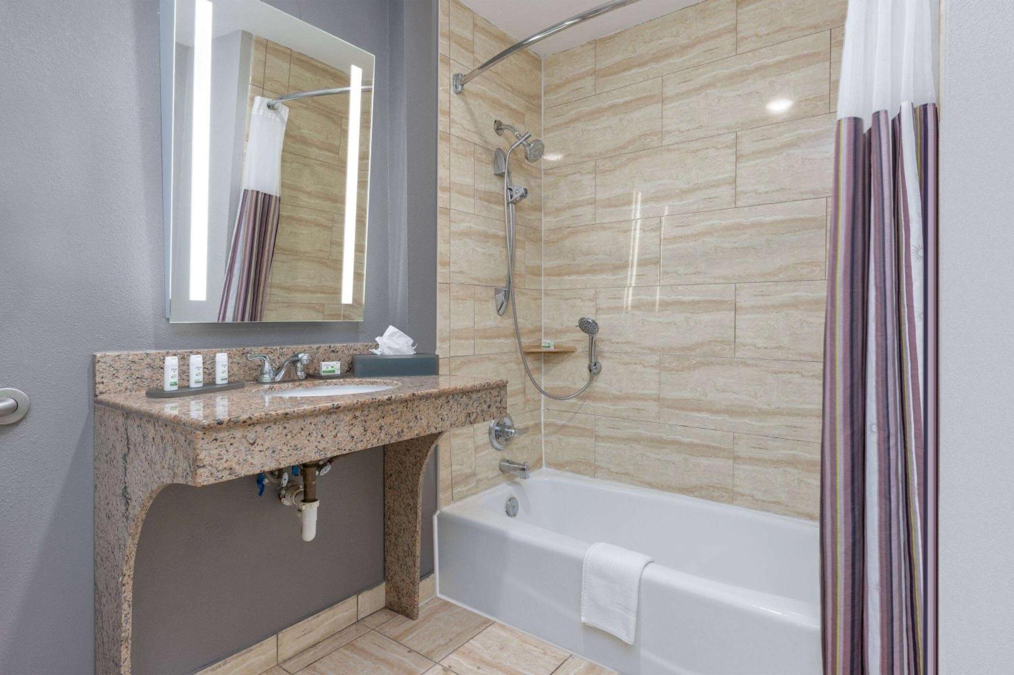 La Quinta By Wyndham Allen At The Village Luaran gambar
